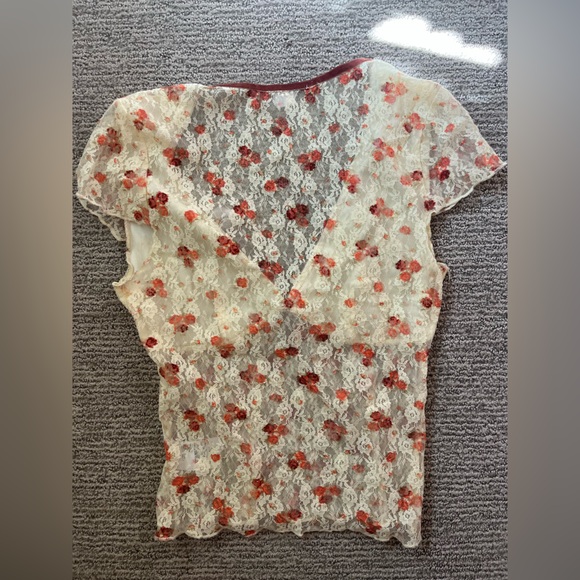 Urban Outfitters Cream Lace Floral Short Sleeve Top with Rust Trim and Bow - Picture 2 of 3